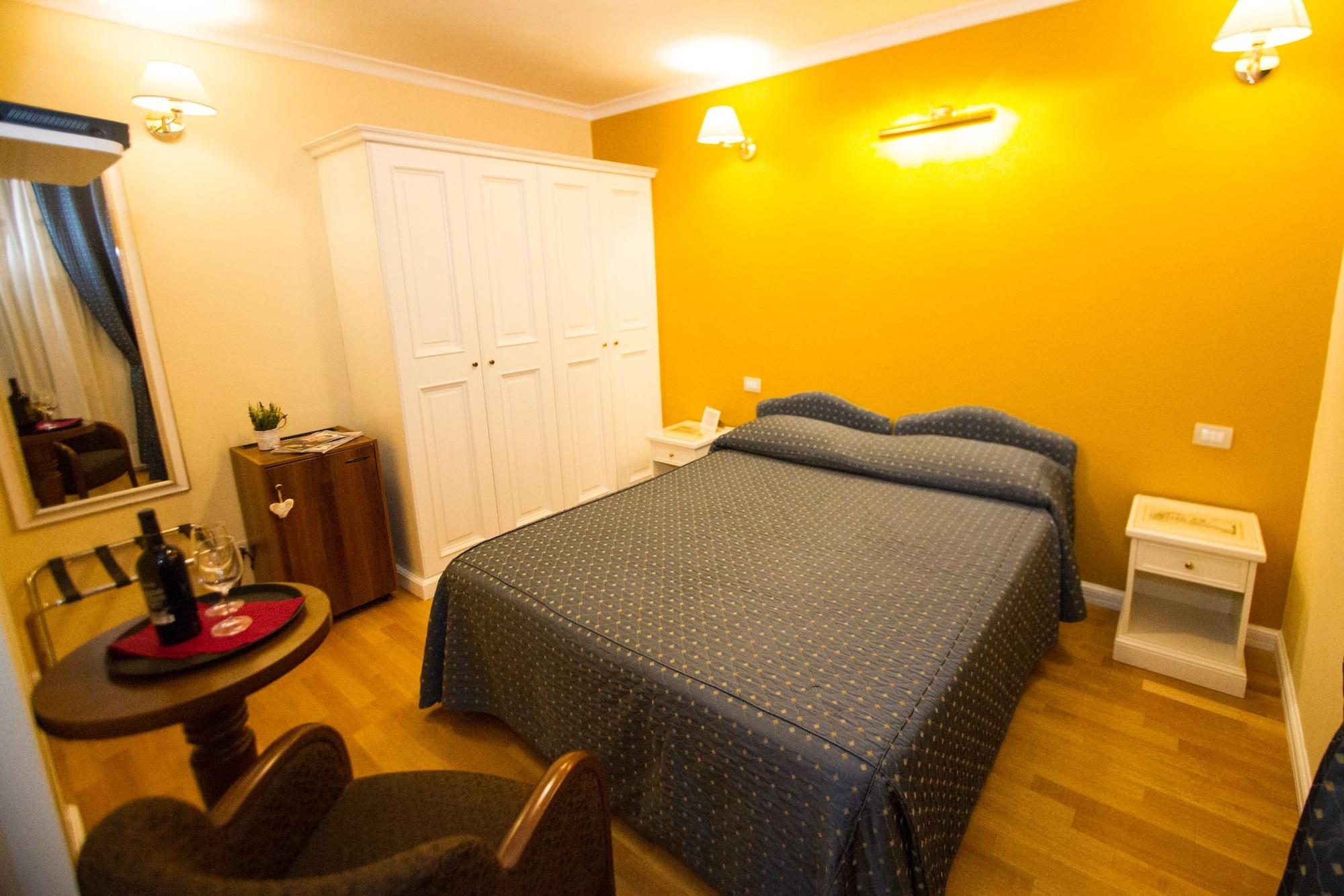 Flann O'Brien Rooms Рим Екстер'єр фото
